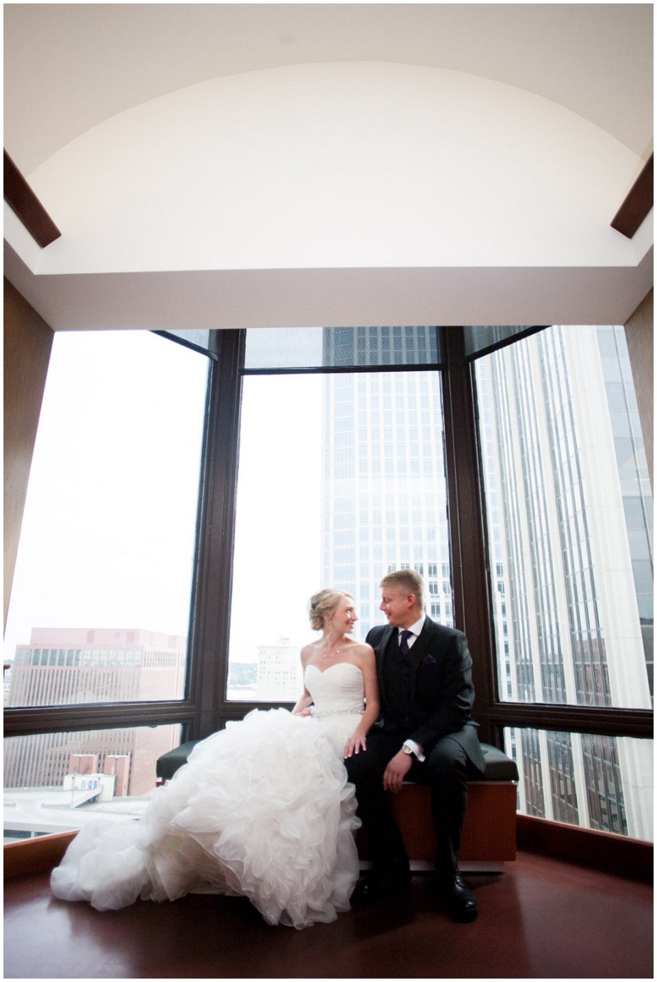 Omaha_Wedding_Doubletree_RobertJeanette05.jpg