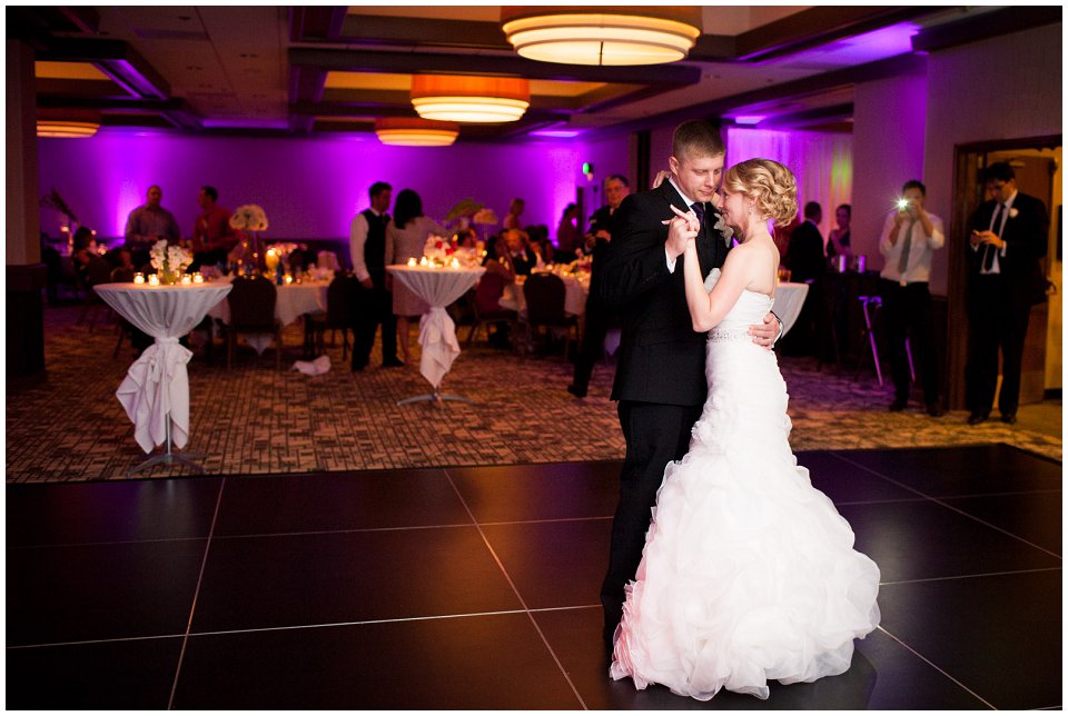 Omaha_Wedding_Doubletree_RobertJeanette51.jpg