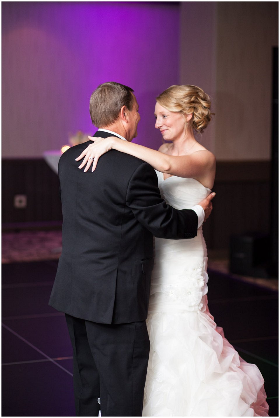 Omaha_Wedding_Doubletree_RobertJeanette53.jpg