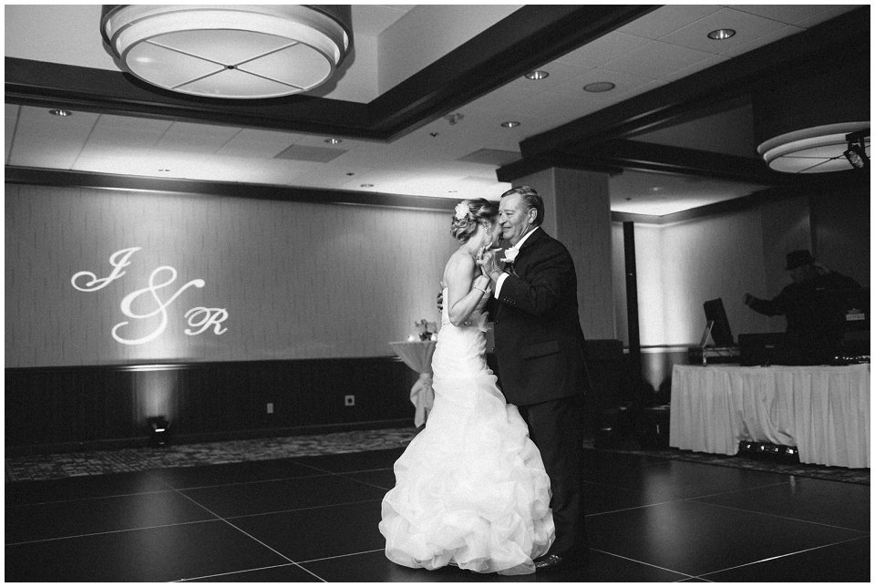 Omaha_Wedding_Doubletree_RobertJeanette54.jpg