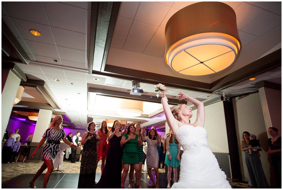 Omaha_Wedding_Doubletree_RobertJeanette57.jpg